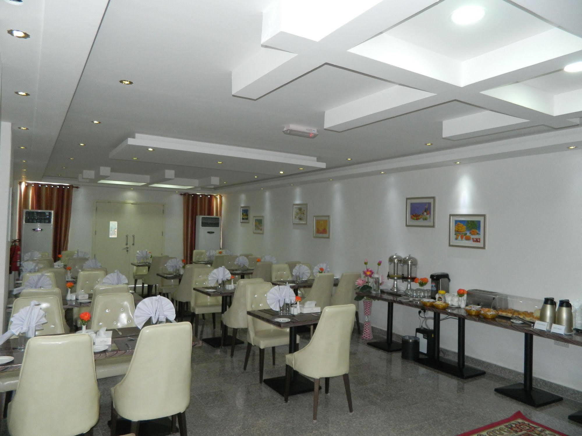 Wanasa Hotel Apartments Muscat Exteriör bild
